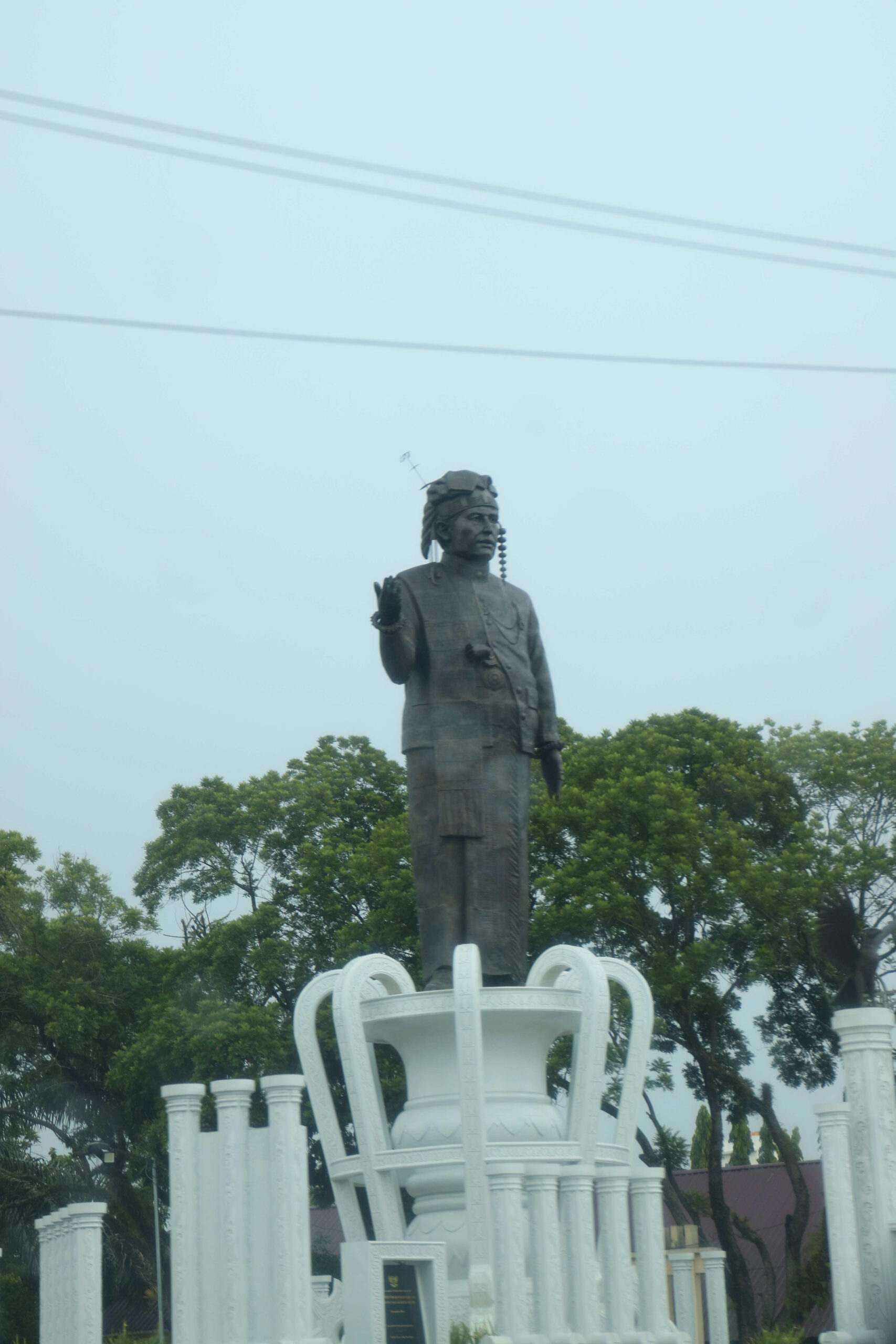 Monumen Raja Sang Naualuh, raja pendiri kota Pematangsiantar, Sumatera Utara